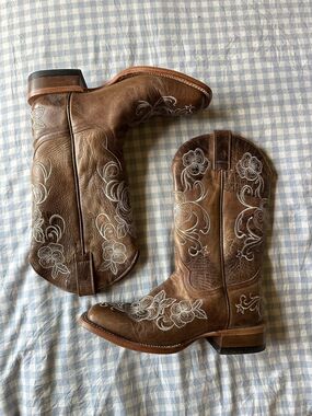 Shyanne Brown Western Embroidered Leather Boots